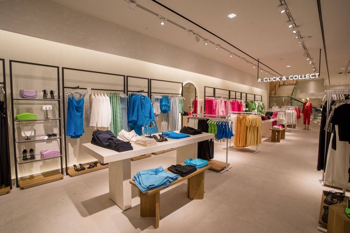 Interior de la tienda del bulevar Haussmann de Mango