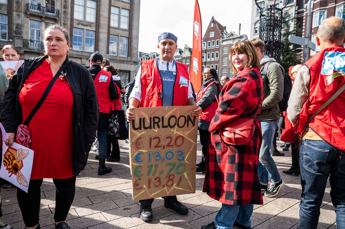 De staking van Bijenkorf-personeel. Beeld: Aygin Kolaei voor FashionUnited