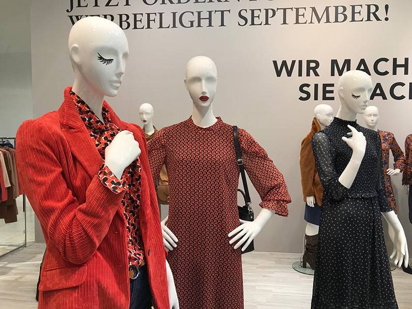 Bild: Cord, Rüschen und Schlupfenblusen sollen für Feminität bei Taifun sorgen | FashionUnited