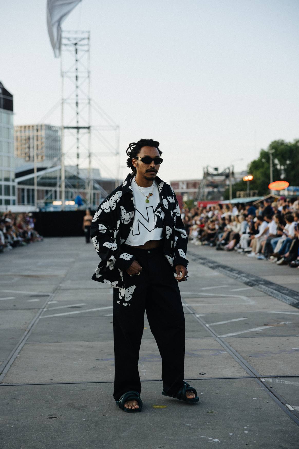 Kijken: de eerste ready-to-wear-collectie van No Art