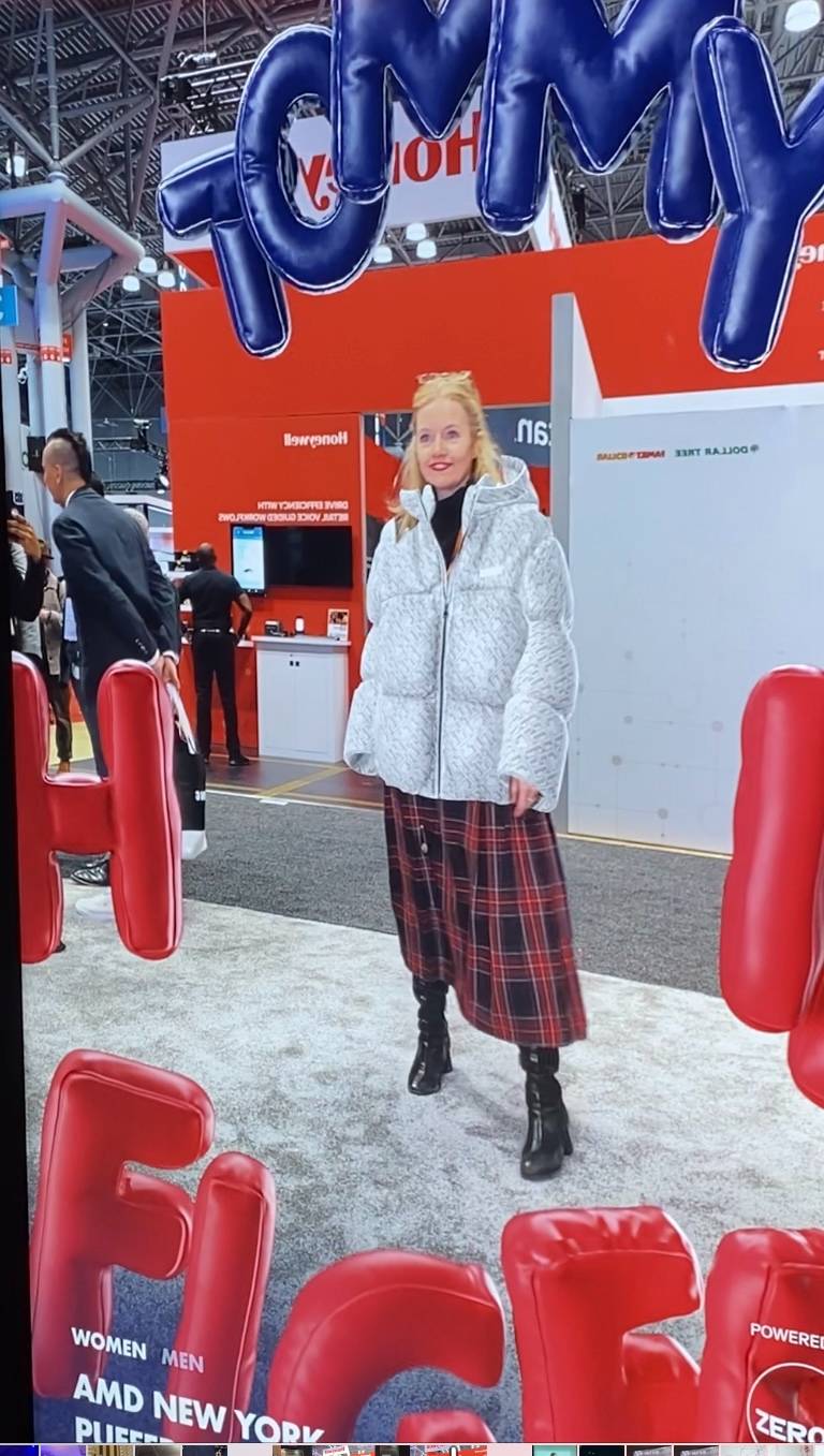 Author tries out Verizon's Virtual Mirror at NRF 2024