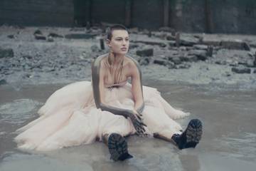 Alexander McQueen to show SS22 in London