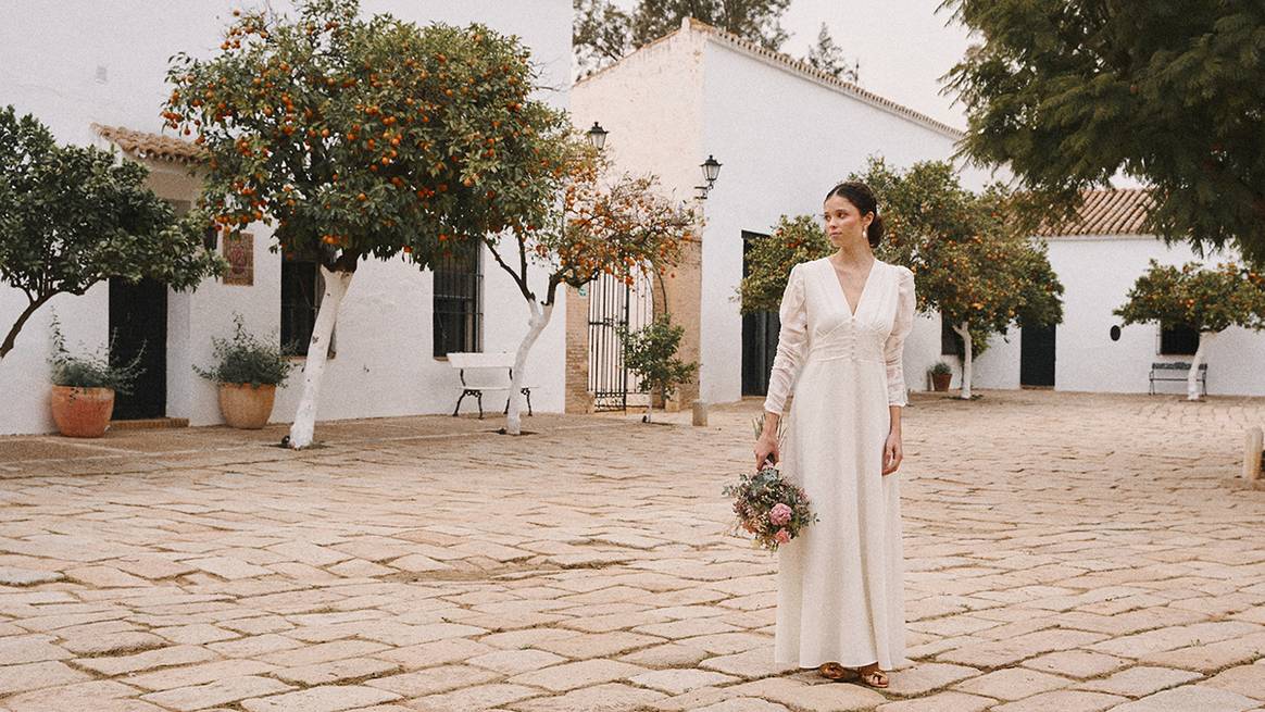 Polín et moi, vestido de novia “Lirio” de la colección “La belleza de una flor”.