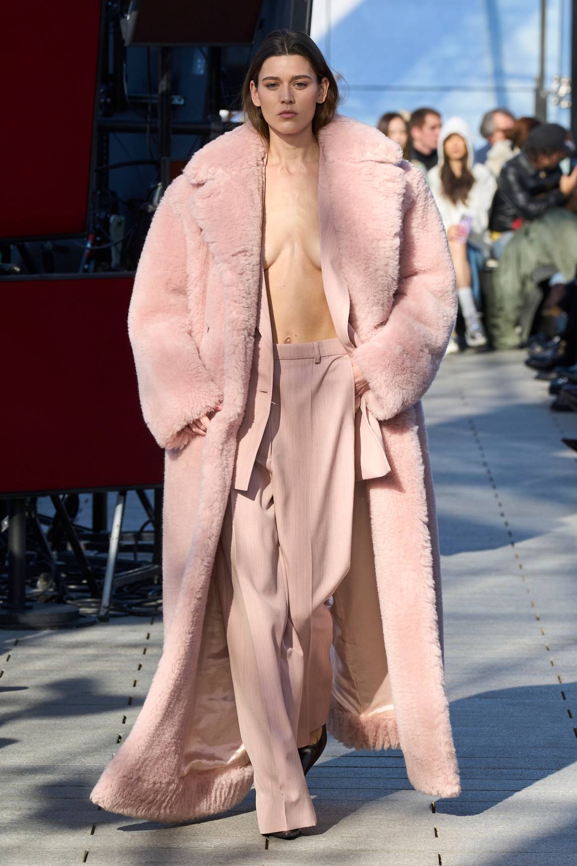 McCartney AH24/ Look 1