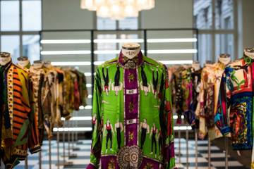 Opulenz bis ins Detail: Gianni Versace Retrospektive in Bildern