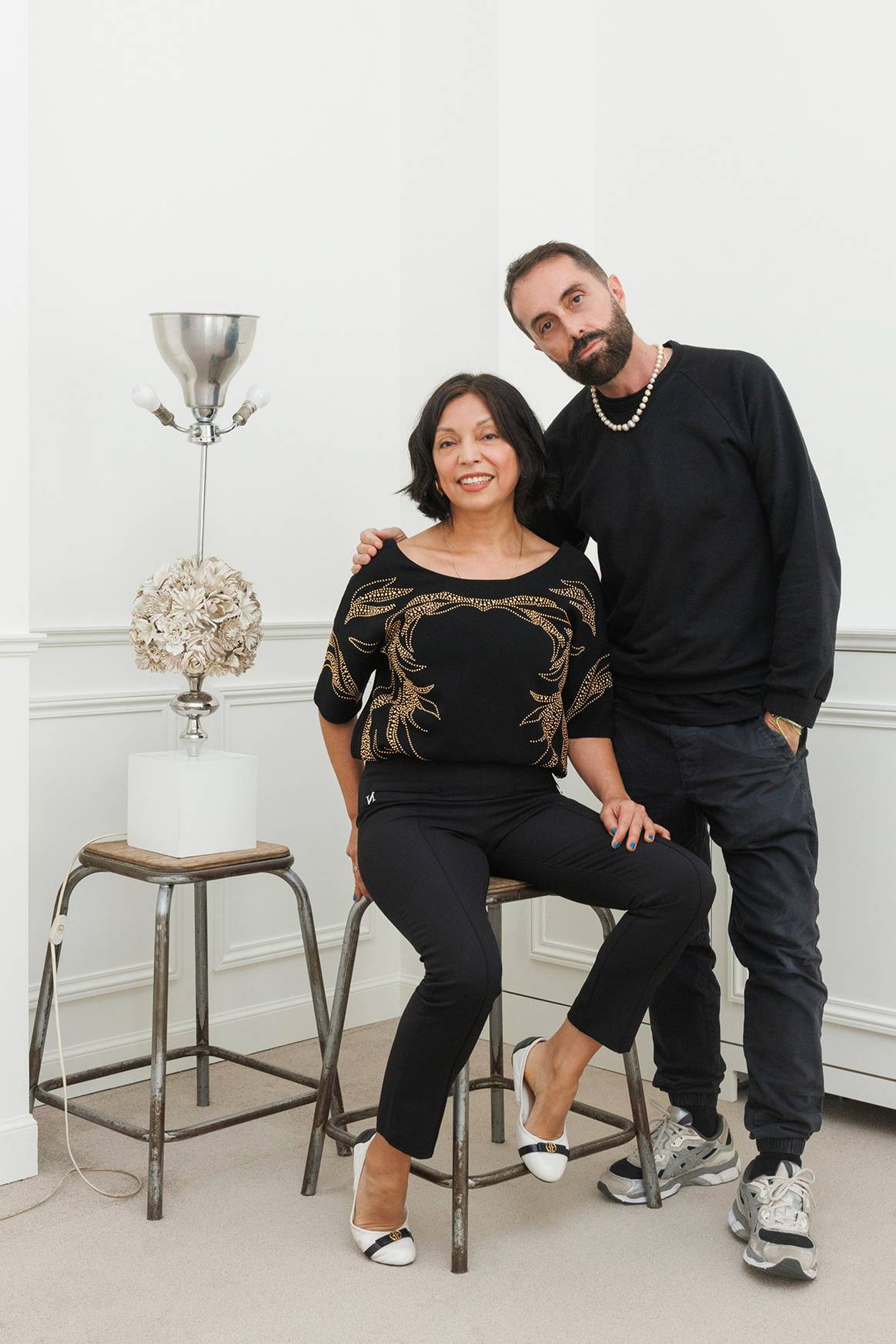 El diseñador italiano Giambattista Valli junto a Albasarí Caro, directora de BBFW.