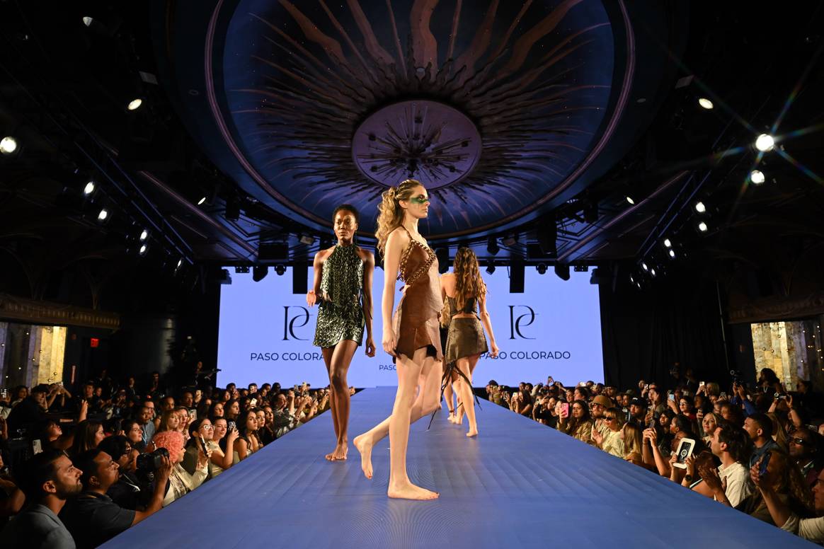 Presentación de Paso Colorado en Runway 7.