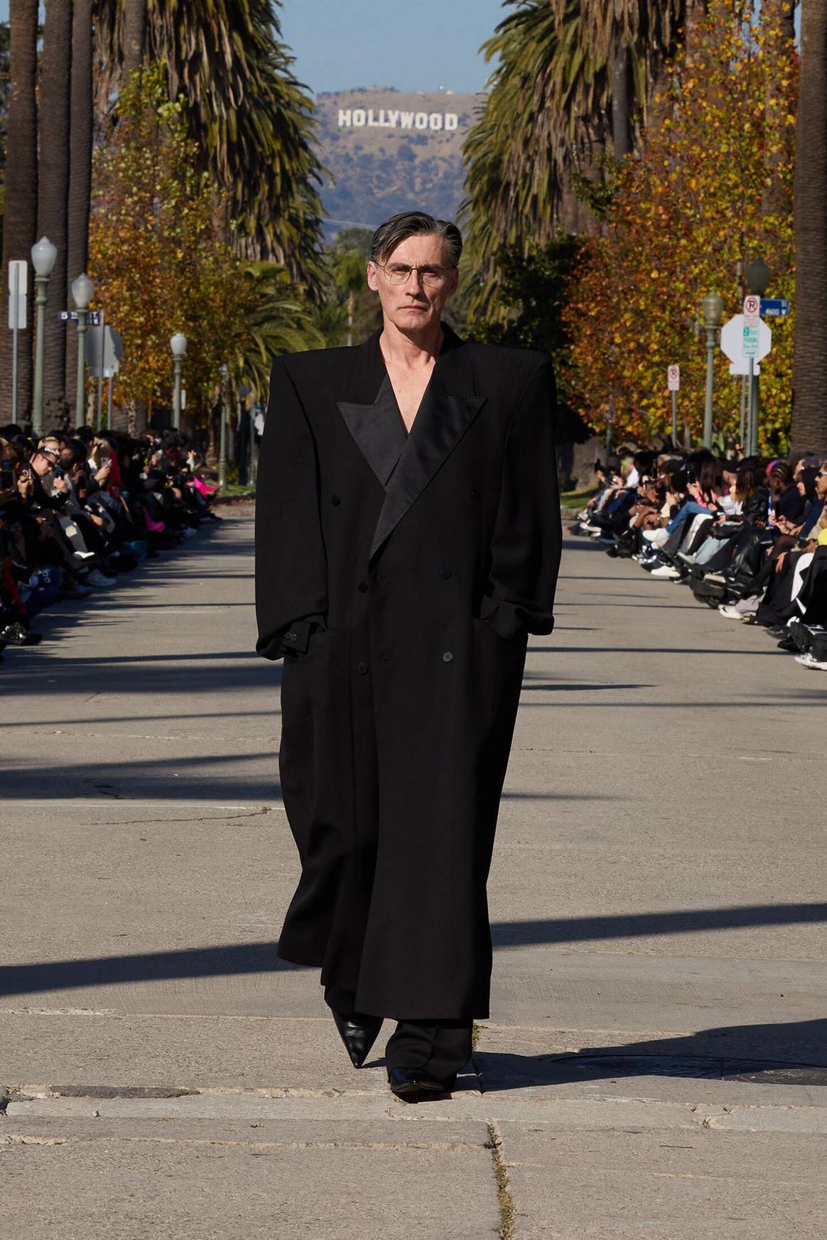 Balenciaga, desfile de presentación en Los Ángeles de la colección de Otoño para hombre y mujer FW24.