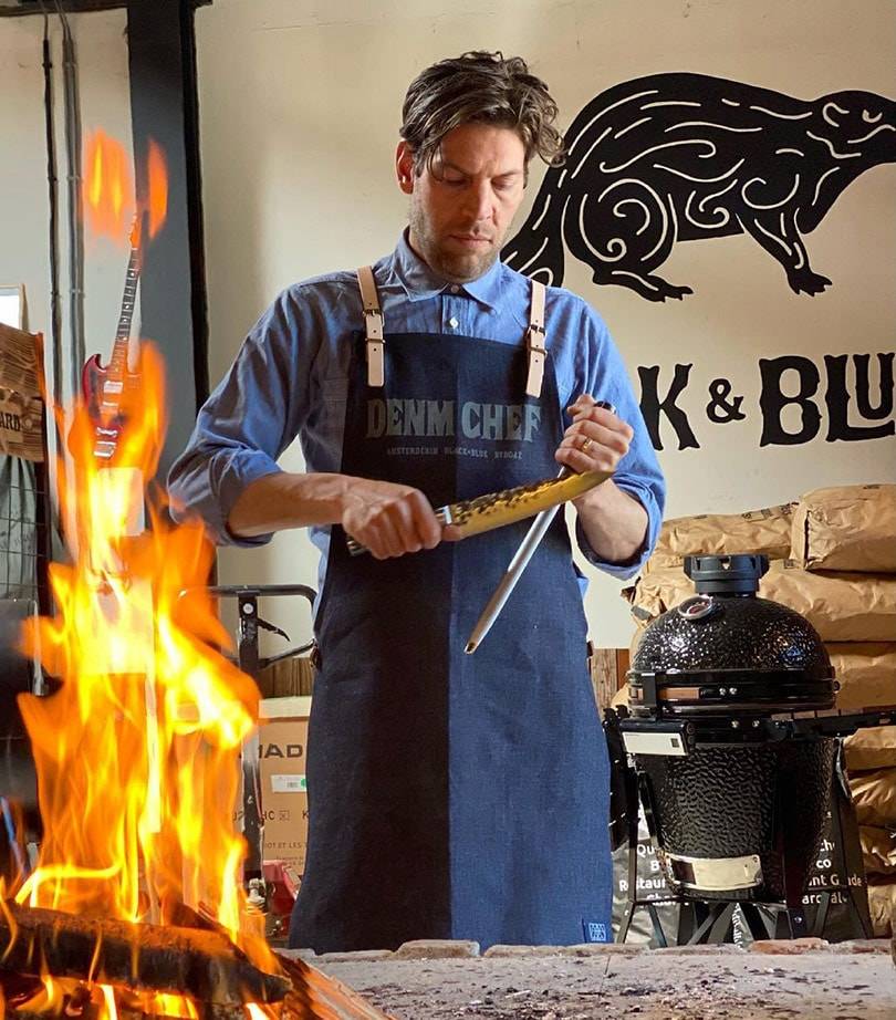 DENM CHEF: Amsterdenim x Black & Blue x ByBoaz BBQ schort van 100% gerecycled denim