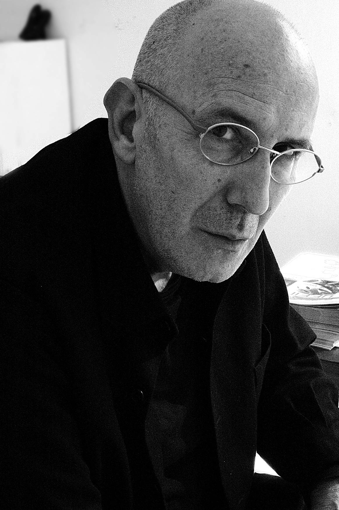 Photo Credits: El diseñador Antonio Miró, fotografía de archivo.