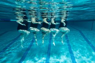 Design Museum taucht in die Geschichte des Schwimmens ein