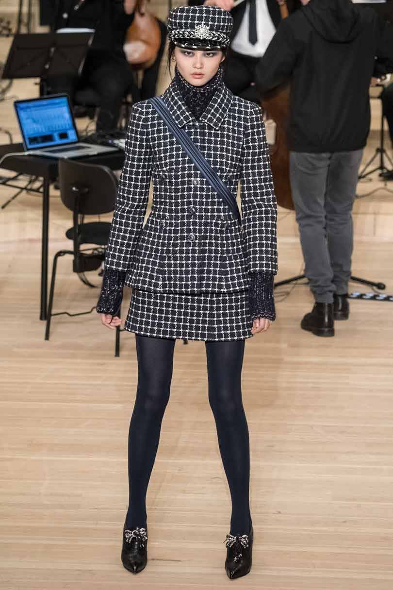 Kijken: Lagerfeld toont Chanel's Métier d’Art in geboortestad Hamburg