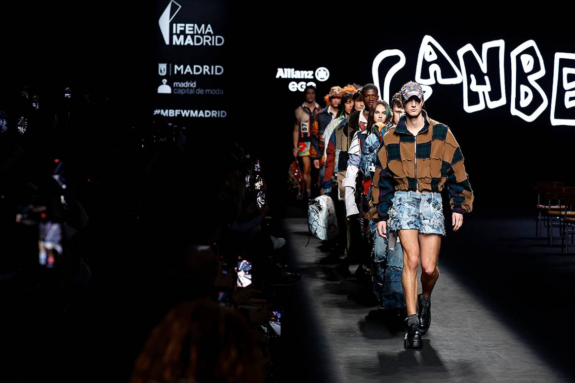 Desfile sobre la pasarela del circuito Allianz Ego de MBFW Madrid.