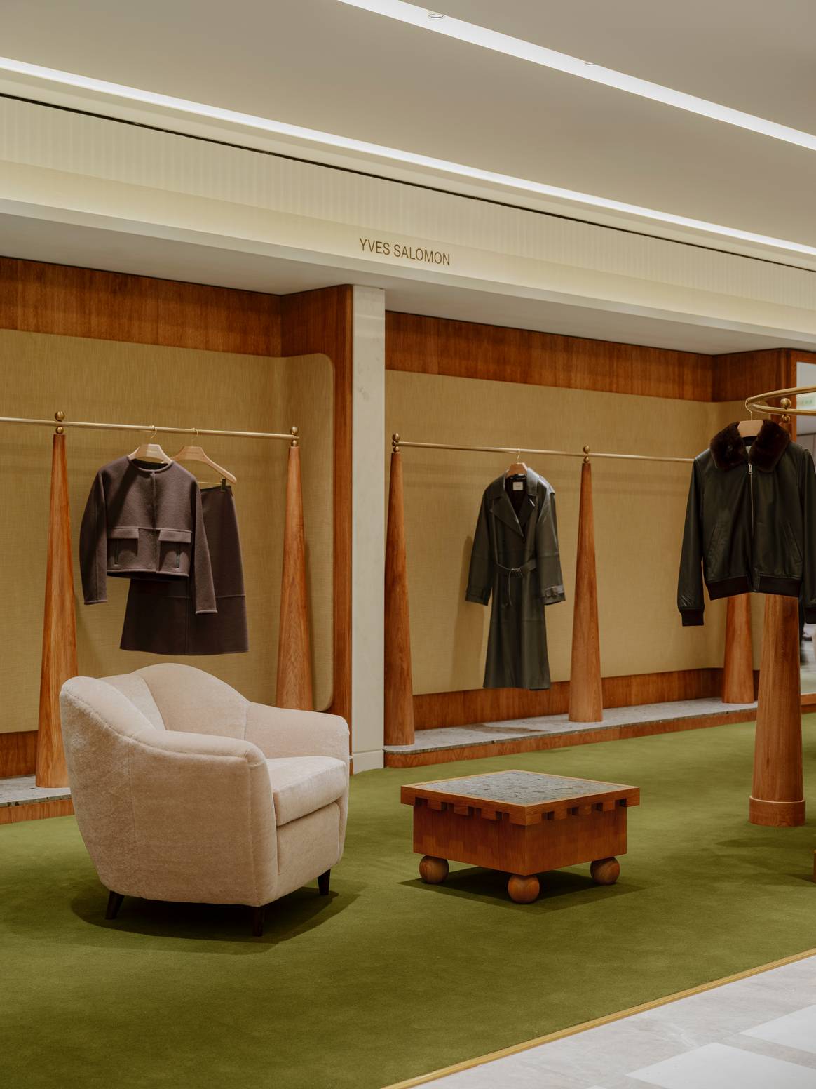 Shop-in-shop Yves Salomon chez Harrods