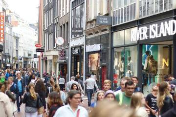 ‘Ondanks herwaardering staat fysieke retail onder druk, maar grootste krimp is voorbij’