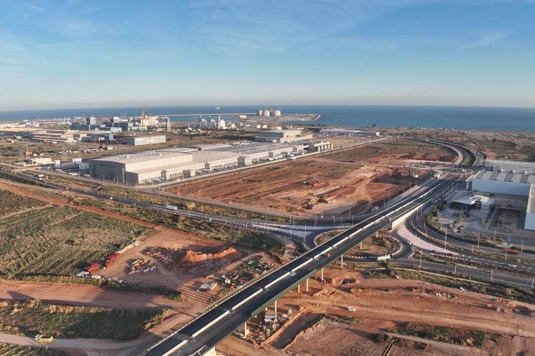 Imagen aérea del parque empresarial Parc Sagunt de Sagunto, Valencia (España).