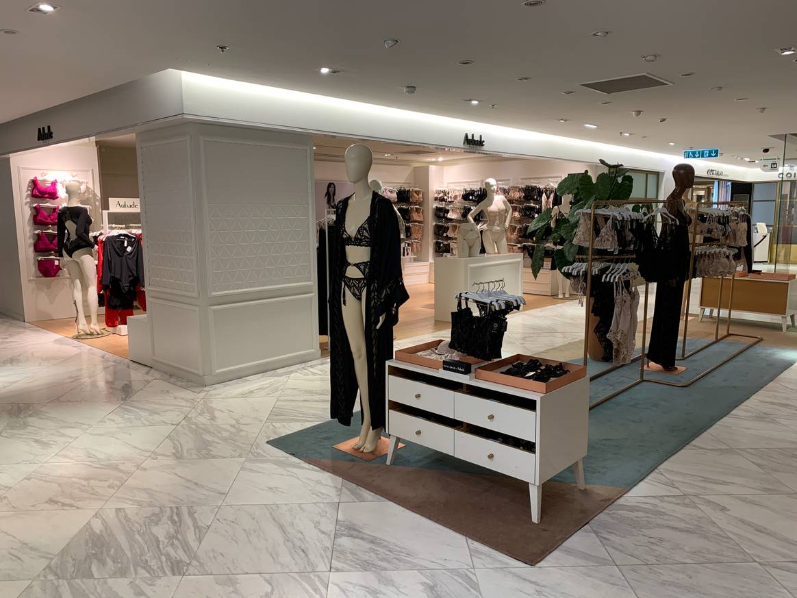 Le pop-up store Elie Saab x Aubade au Printemps Haussmann.