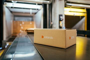 Zalando rebaja previsiones tras contraer ventas un -3 por ciento