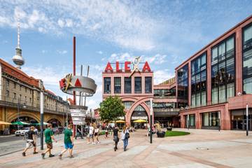 Only eröffnet größten Berliner Store im Alexa