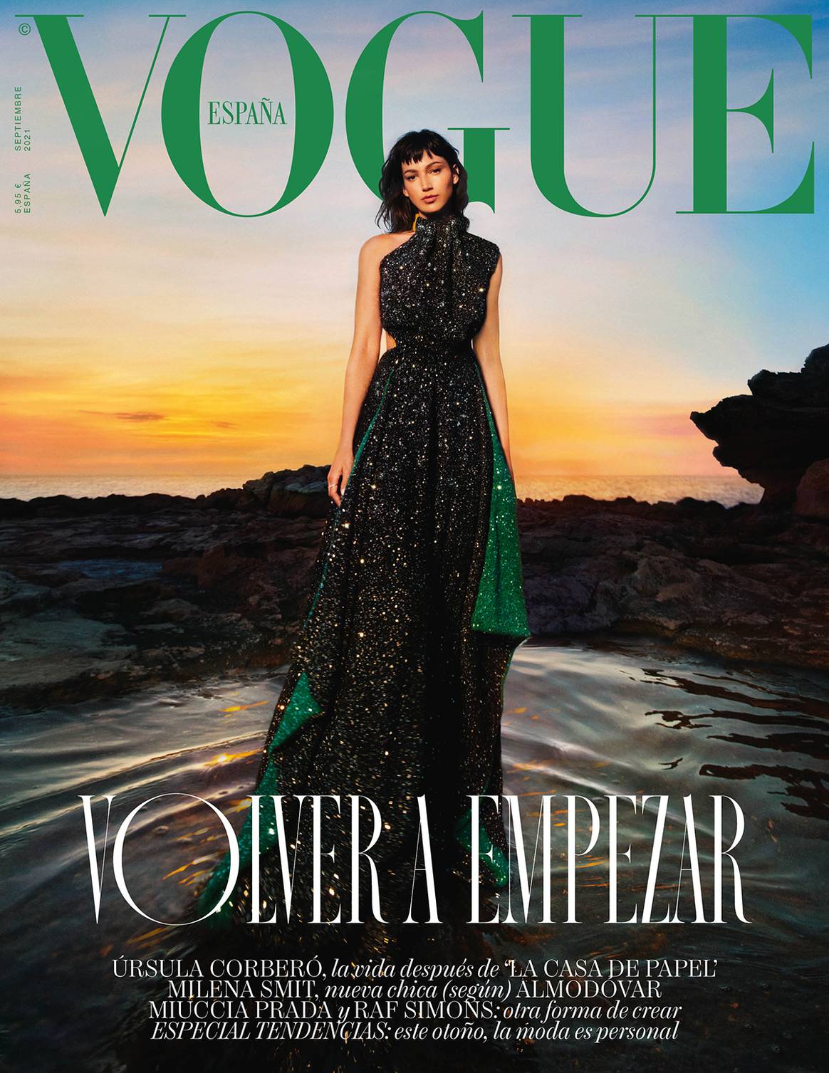 Photo Credits: Portada del September Issue de Vogue España, con Úrsula Corberó fotografiada por Txema Yeste. Cortesía de Vogue.