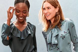 Ascena Retail Group reports Q4 net loss of 420 million dollars