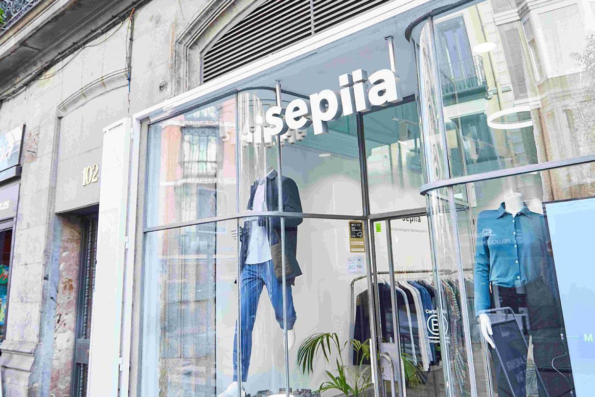 Tienda de Sepiia en el número 102 de la calle de Hortaleza de Madrid (España).