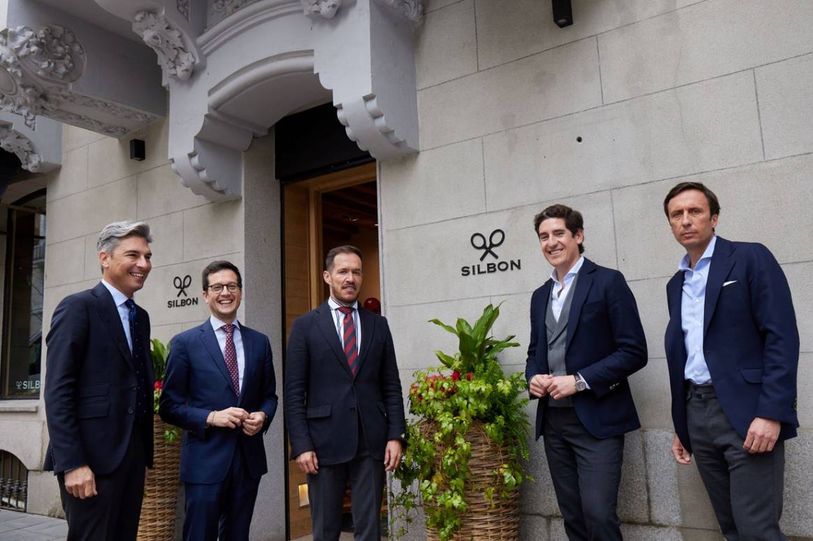 El presidente del Cabildo de La Palma arranca desde Madrid la campaña "Silbon con la Palma"