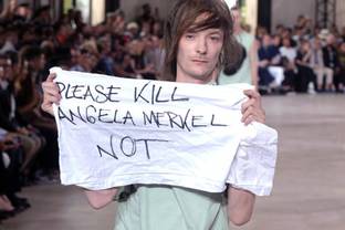 "Пожалуйста, убейте Ангелу Меркель. Нет" - провокация на шоу Rick Owens