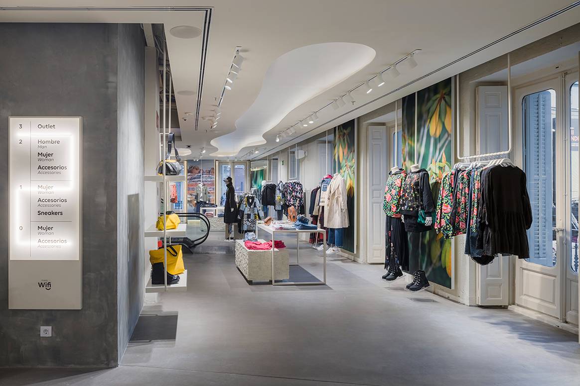 Photo Credits: Desigual, reinauguración de su flagship store de Preciados 25, Madrid. Fotografía de cortesía.