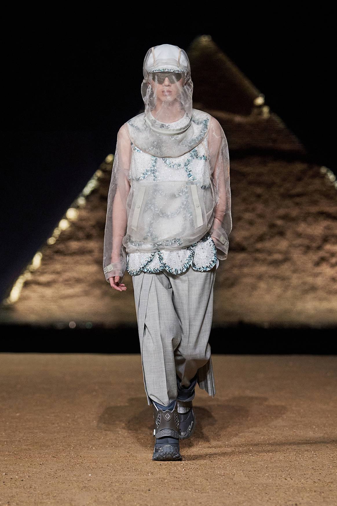 Photo Credits: Desfile de presentación en Egipto de la colección de hombre de Dior para la temporada de Otoño de 2023. Fotografía de cortesía.