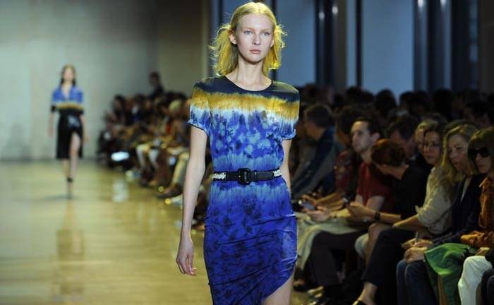 Volantes y hombros desnudos, primeras tendencias en Fashion Week de Nueva York
