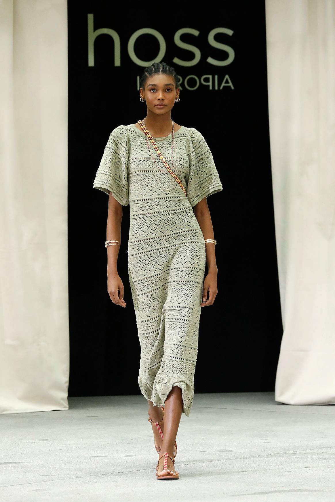 Photo Credits: Hoss Intropia, colección “Eres Verbena” para la temporada Primavera/Verano de 2022 SS22.