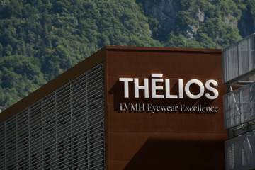 Thélios compra lo stabilimento Safilo di Longarone