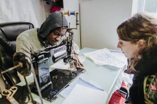 La Fabrique Nomade œuvre pour la réinsertion professionnelle des migrants via l’artisanat d’art