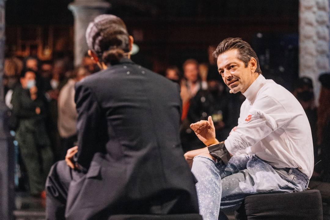 Pieter Mulier (links) und Osman Ahmed, Fashion Features Director bei i-D Magazine (rechts)