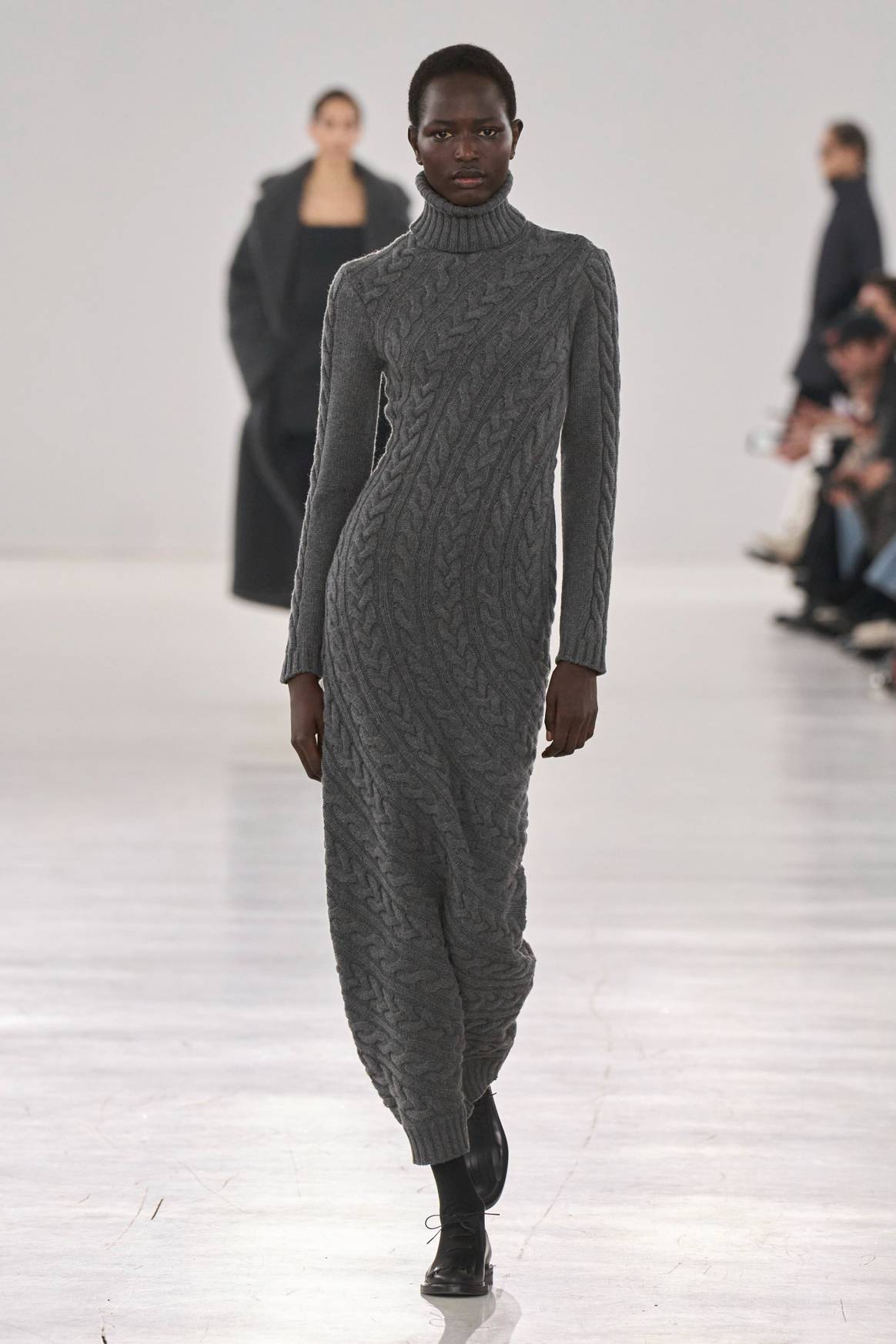 Max Mara FW24 collection presented at MFW.