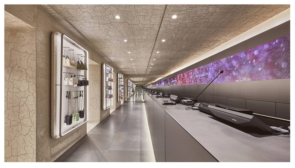 Photo Credits: Interior de la nueva flagship store Bershka Preciados. Cortesía de Bershka
