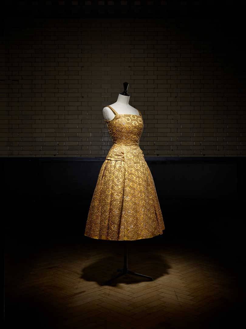 London's V&A Museum to stage 'reimagined' hit Dior expo