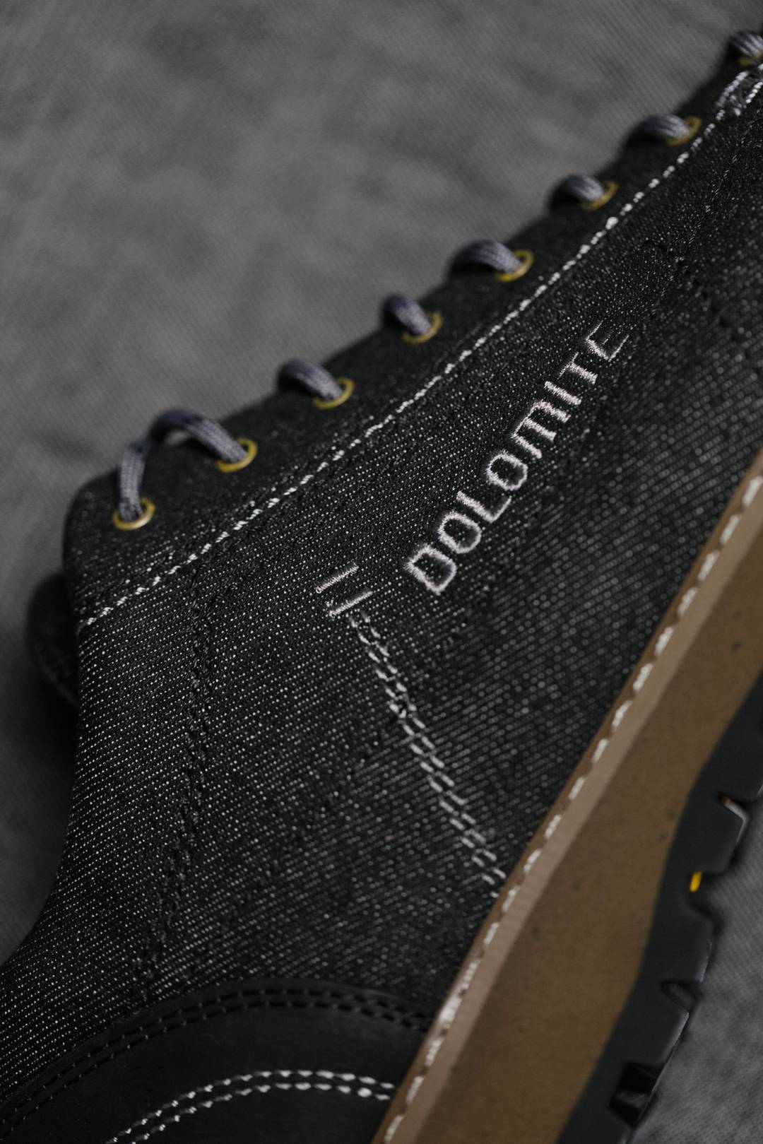 La scarpa è disponibile in tre versioni