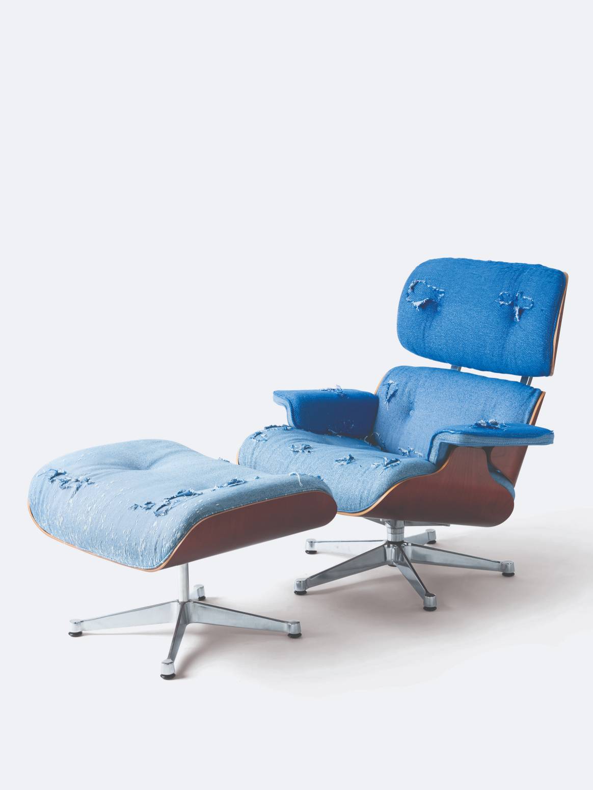 The Eames Lounge Chair Re/Outfitted by Kelly Konings – a concept of The Visionary Lab, pre-used chair from Vitra, repurposed denim from Levi’s®