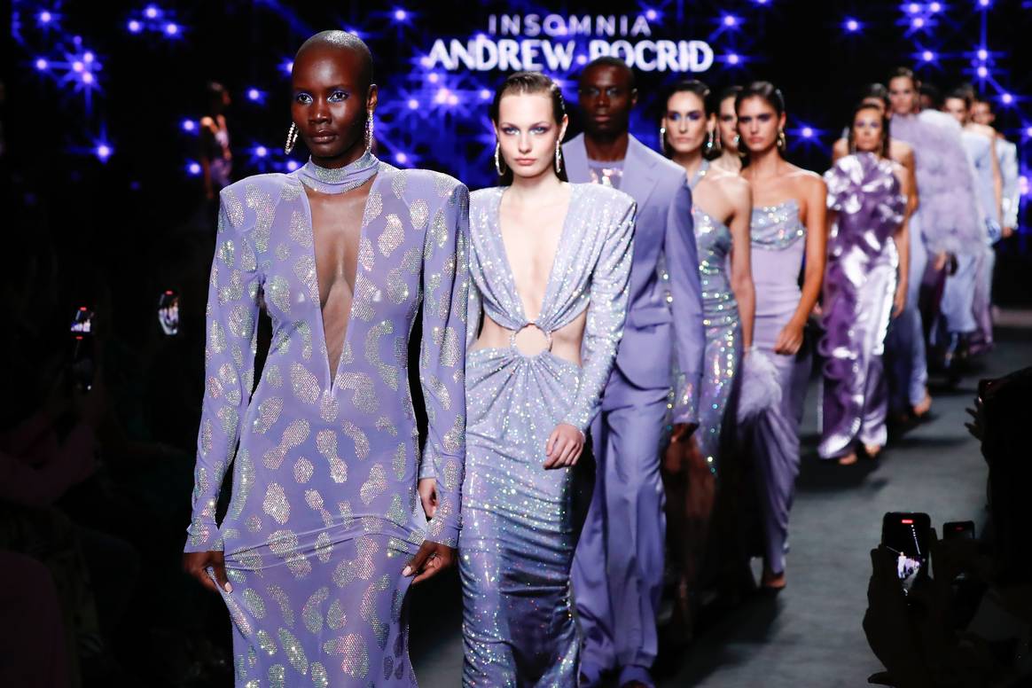 Créditos: Andrew Pocrid, Spring Summer 2024, Ready to Wear. Spotlight Launchmetrics.