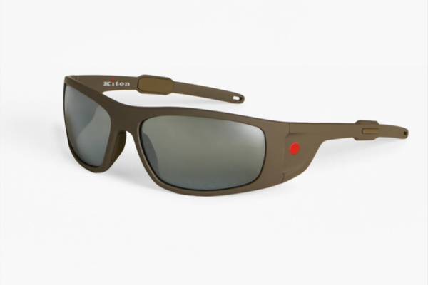 Kiton presenta tre modelli di occhiali da sole