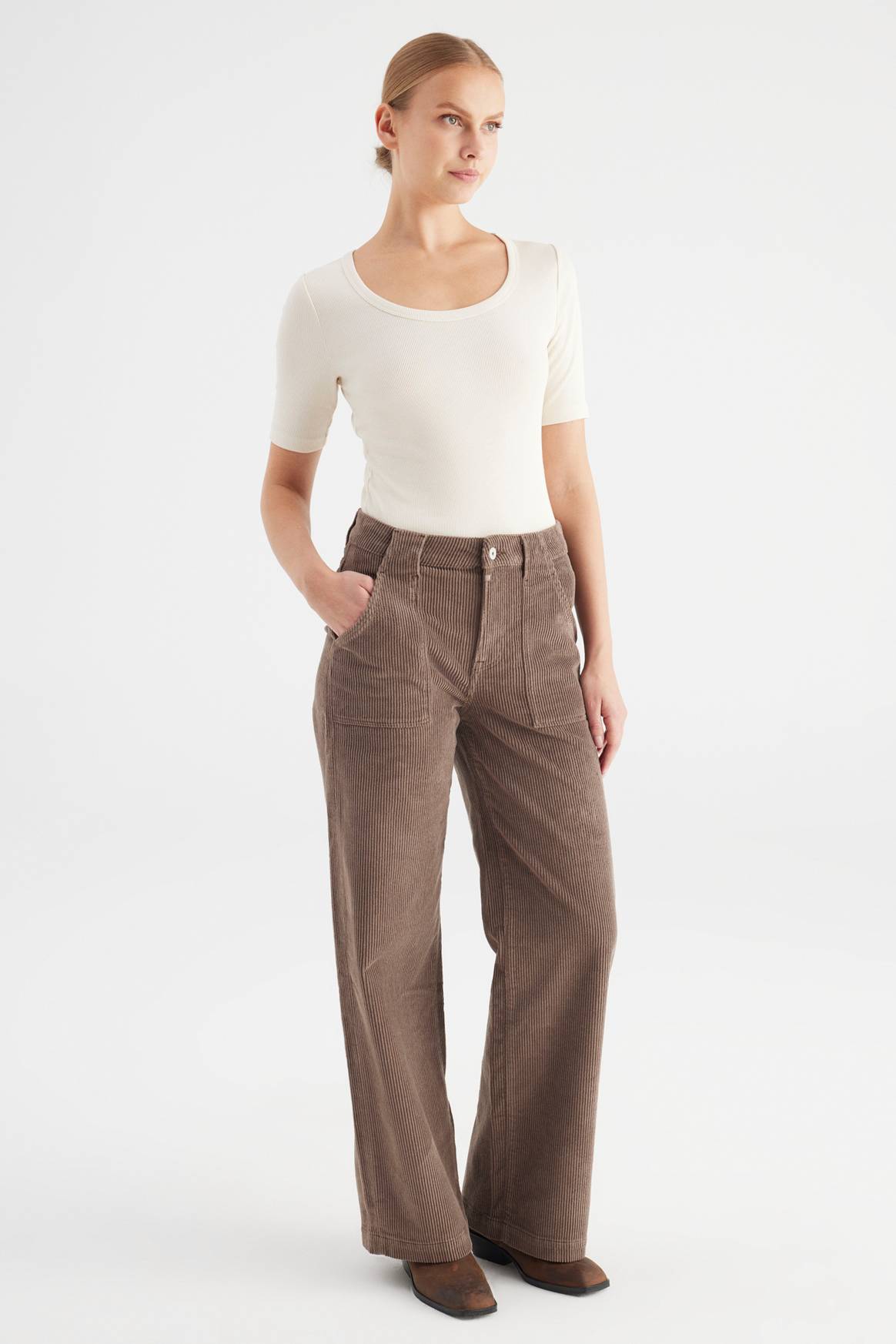 ‘Lulu’ in corduroy.