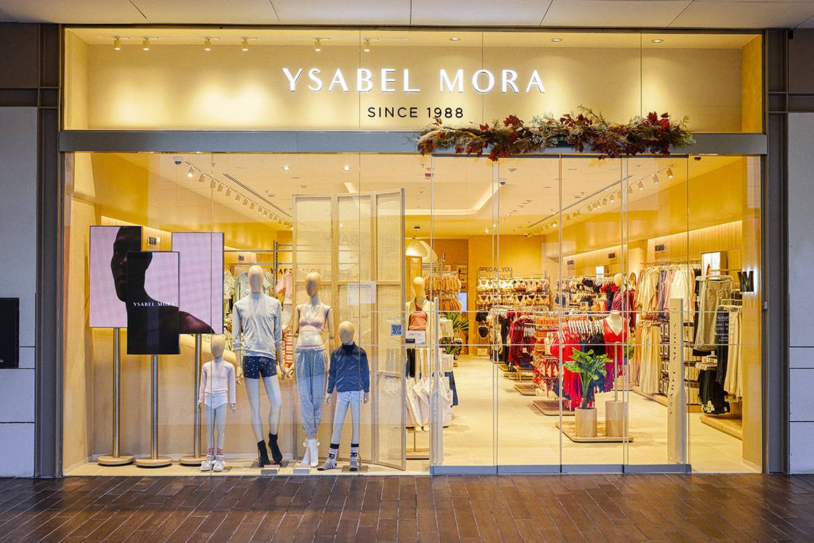 Tienda de Ysabel Mora en el centro comercial Bonaire de Valencia, primera tienda física de la marca.