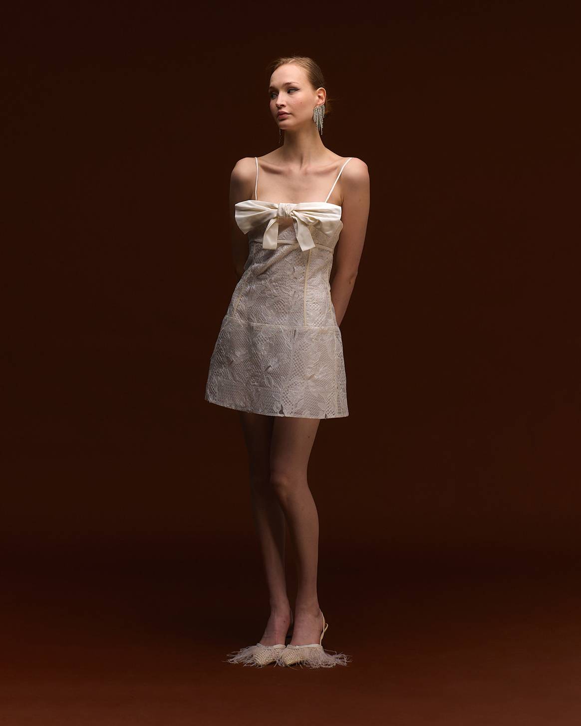 Colección de vestidos de novia “Bridal Capsule Collection” de Moisés Nieto, fotografía de campaña.