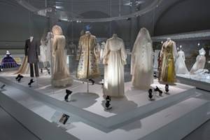 V&A Wedding Dresses 1775-2014