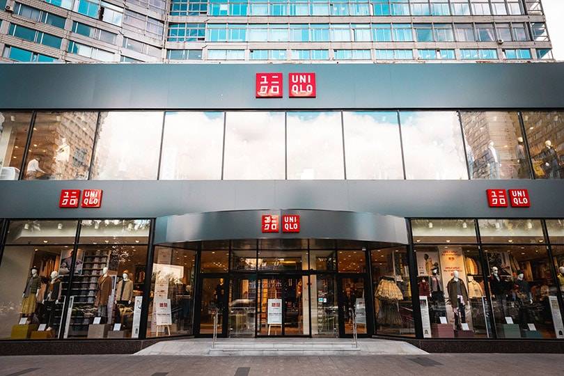Арт-объект Misha Most и зеленая студия: как выглядит первый Uniqlo в формате стрит-ритейл
