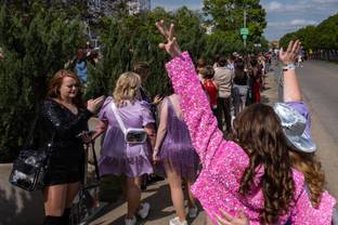 ‘Fandom Fashion’ leads the way in Klarna’s 2023 trend report