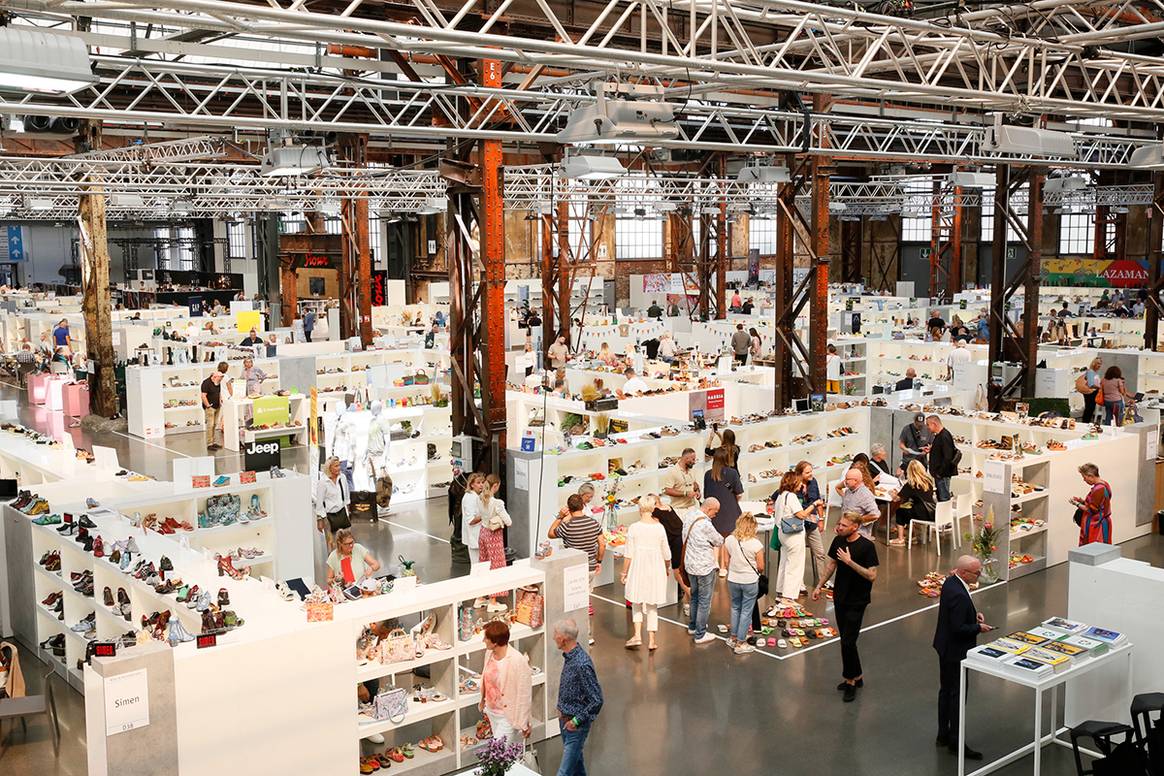 Interior de la feria Shoes Düsseldorf en su edición de agosto de 2022, para las propuestas SS23.