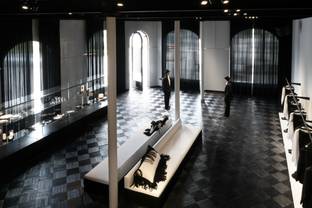 En images : le flagship anversois d'Ann Demeulemeester fait peau neuve
